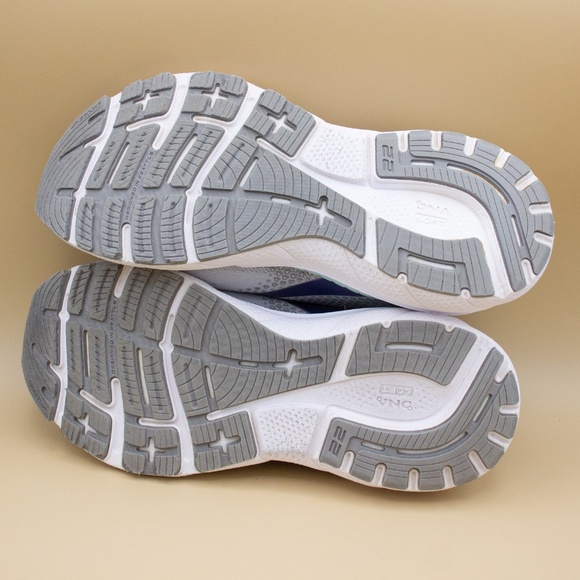 Brooks Adrenaline GTS 22 Gray Running Shoes 1203531B045 Women's Size 9.5 - Picture 9 of 9